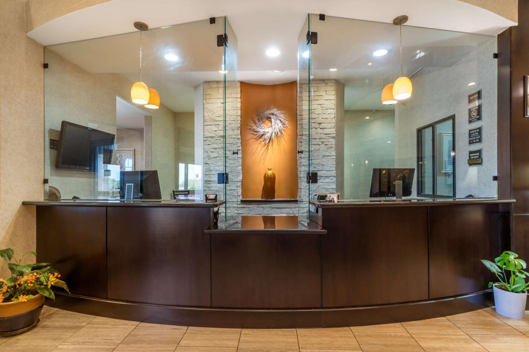 Best Western Plus Lytle Inn And Suites Exterior foto